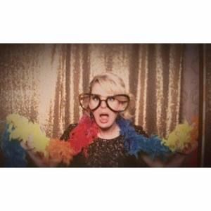 Meet your Posher, Launa